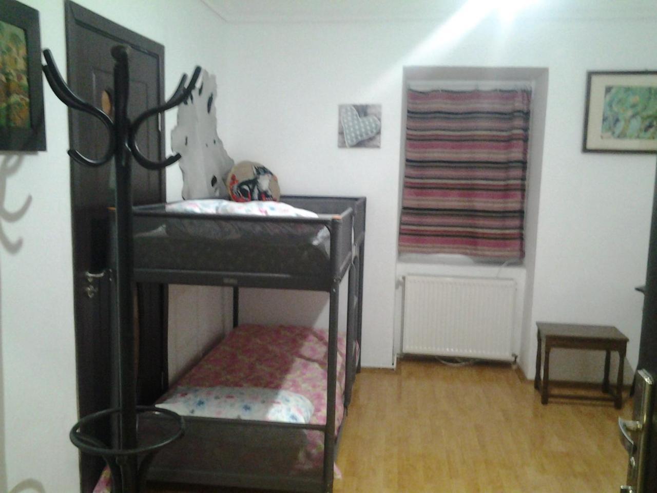 Leyla Hostel Braşov Exterior foto